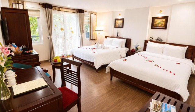 Hanoi Luxury Hotel - Old Quarter
