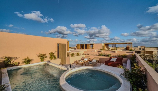 Heavenly 3BR PH w Private Pool | Gym | Yoga Class