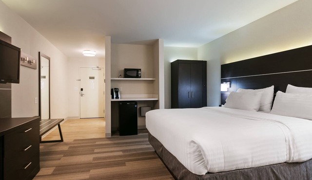 Holiday Inn Express & Suites Everett by IHG in Everett