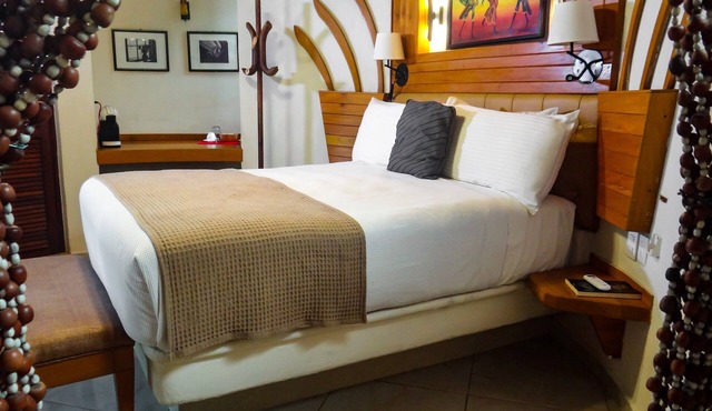 HOTEL COCOS CABAÑAS - BUNGALOW QUEEN MORADO