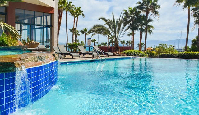 Hotel Coral And Marina
