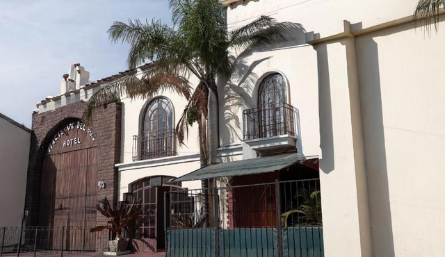 Hotel Hacienda del Sol