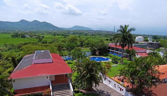 Hotel Iguanas
