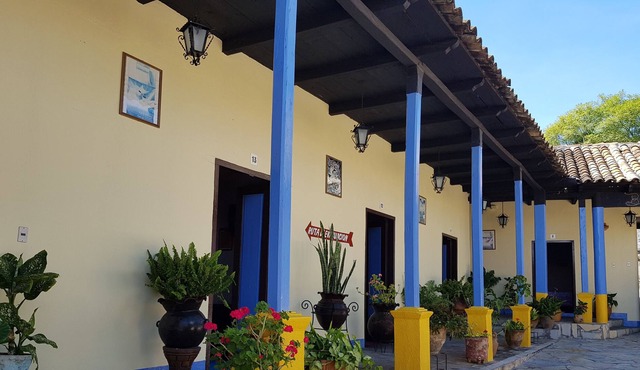 Hotel Lirice Colonial
