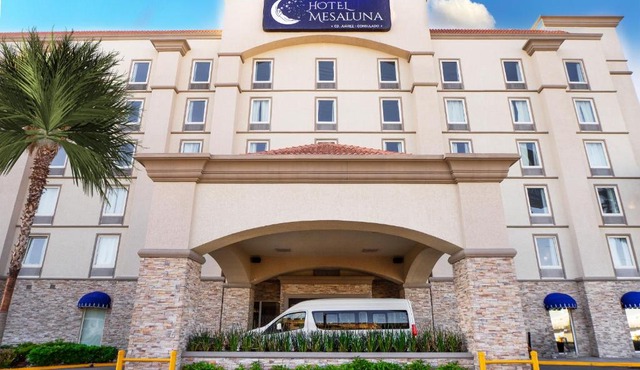 Hotel Mesaluna Near American Consulate