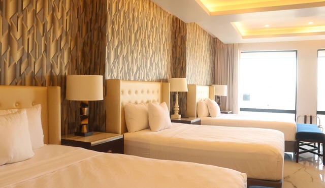 Hotel West Plaza