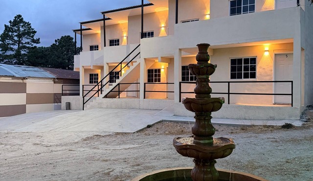Hotel y Cabañas el Pino