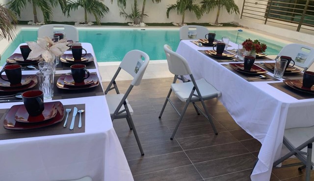 House 2 blocks from the beach for 20 people ready for your meetings.