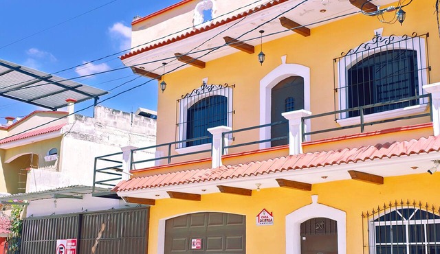 House/Apartment (sleeps 12) 3 minutes from the Basilica. + A/C, parking, and free Wi-Fi.