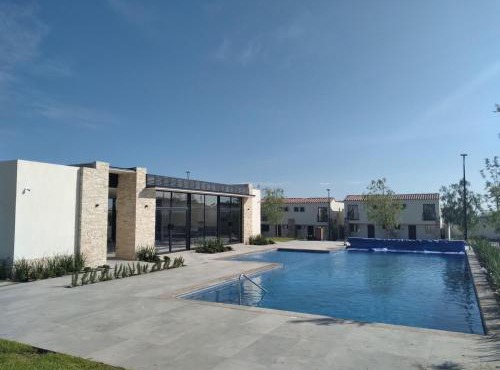 House B Residential condominium with pool
