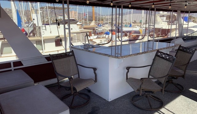 House Boat 6 Bdrm 2 BathRm Jaccuzzi Gated Down Town Ensenada