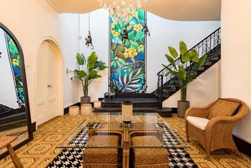 Huge Home for 23, Rare Indoor Garden Near Hotspots