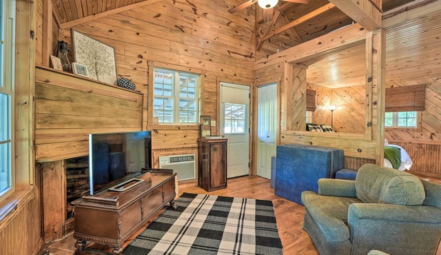 Idyllic Cabin w/Fire Pit, Kayak On-Site! in Bells
