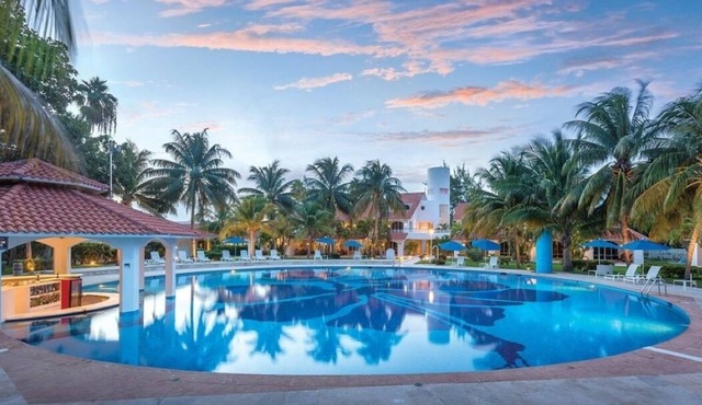 Isla Mujeres | Relaxing Island Retreat | Pool + Beach