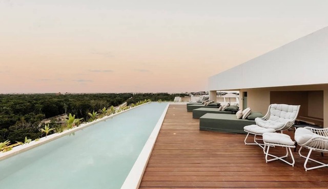 Itzel Samsara Dream Penthouse Beach Club Access