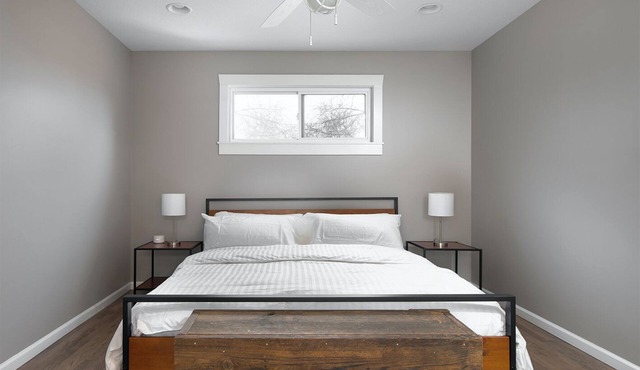 King Bed & 2.5 baths * Google Fiber * BBQ* in KCMO