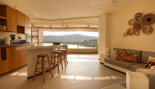 KK 101 Villa, Beachfront Condo in La Madera