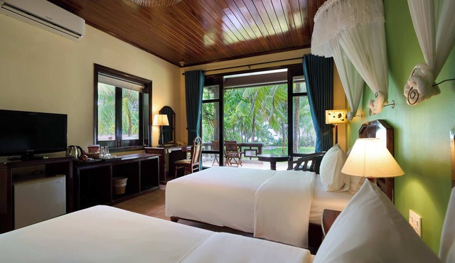 Lăng Cô Beach Resort