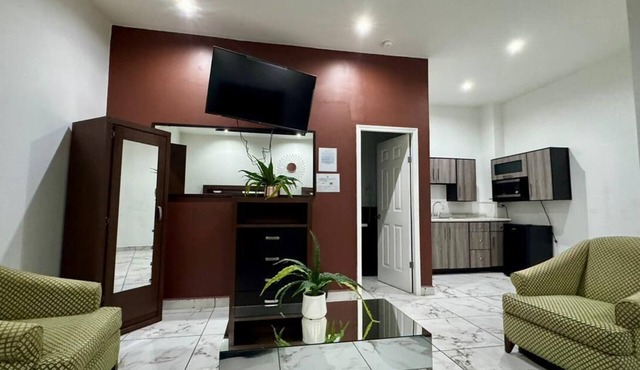 La frontera suites motel