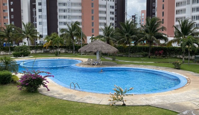 Lagoon Paradise: Elegant House with pool at our doorstep