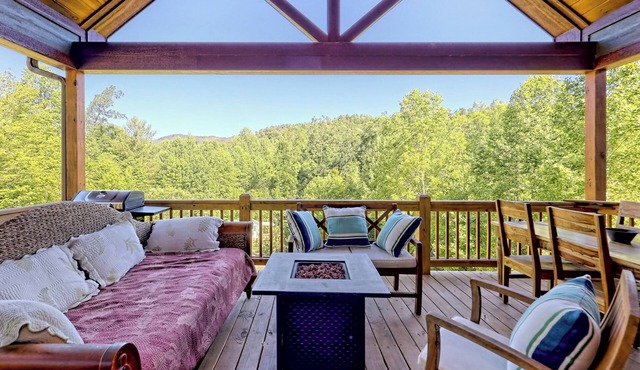 Lake Burton Cabin Retreat: 3 Private Acres, Hot Tub, and Dog-Friendly! in Clarkesville