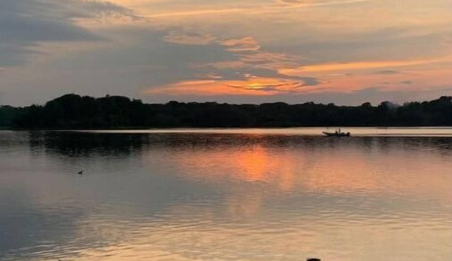 Lake Days Made Easy, Dock + Quick Boat Ramp Access in Frankston