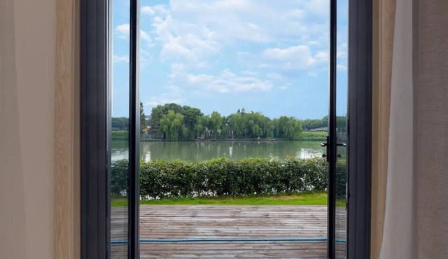 Lake Villa Boutique Guesthouse