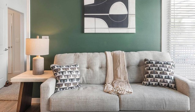 Landing | Beautiful 2BD, Clubhouse in Tarpon Springs