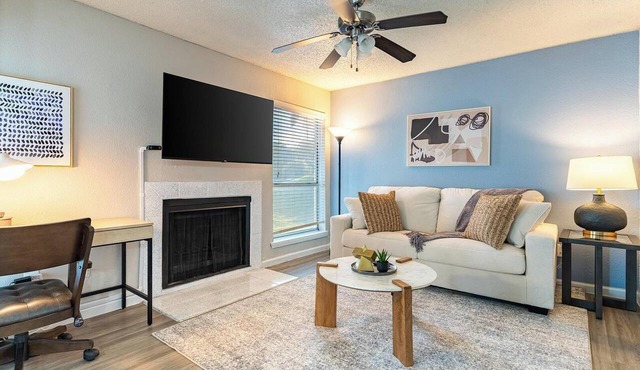 Landing | Beautiful 1BD, Pool in Arlington