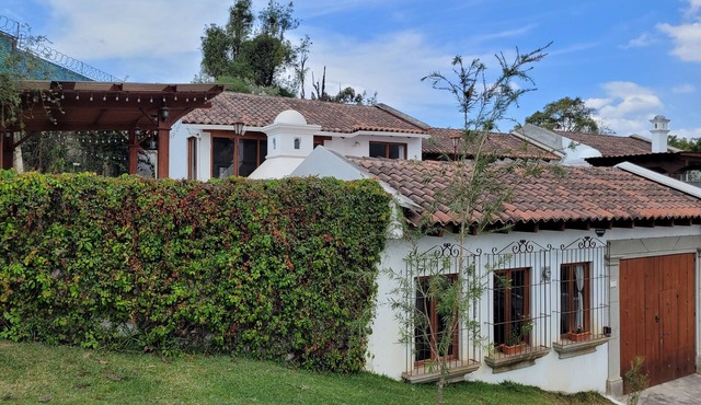 Large house in Antigua Guatemala with pergola