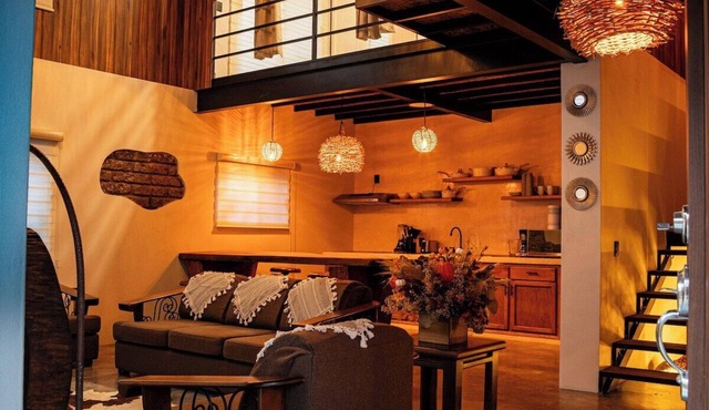 Large Open-Concept Home for 9 Guests | 5 Beds