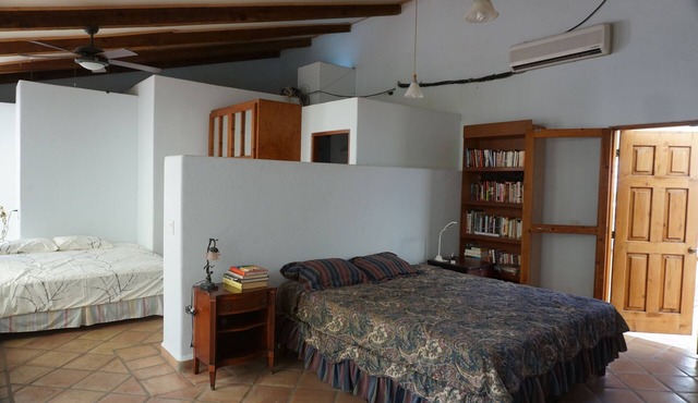 Large studio with private patio in Casa Cornucopia