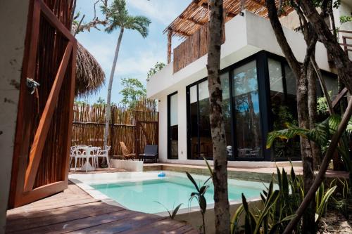 Las Villas I & II