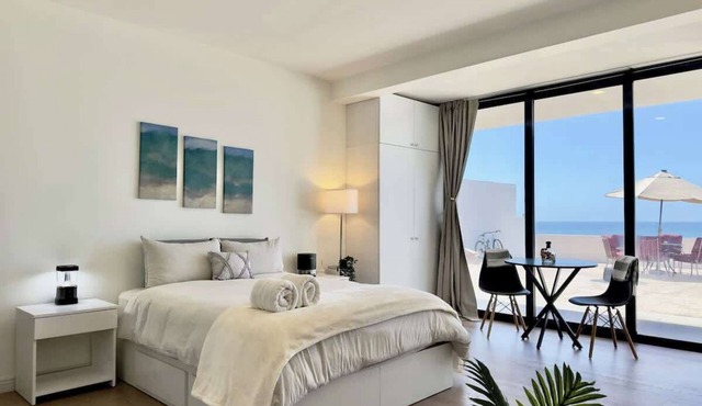 Little Pearl Sea View Studio