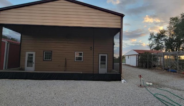 Lobofarms in Centerview