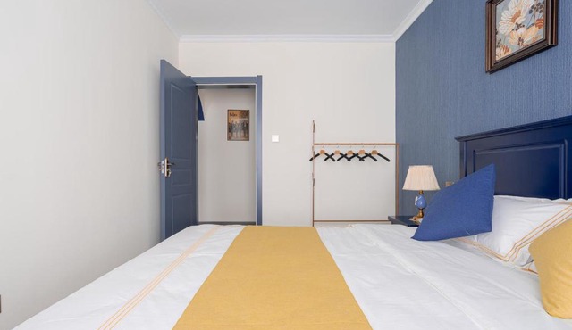 Locals Apartment Inn 01