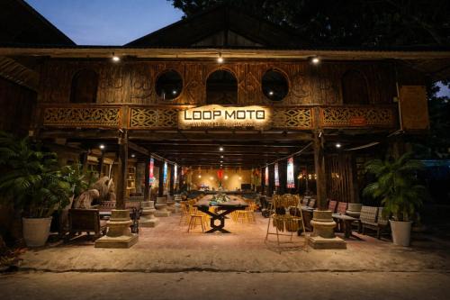 Loopmoto Riverside Homestay