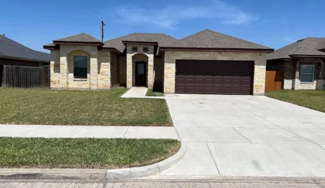 Lovely 3-Bedroom Home In Heart of Harlingen