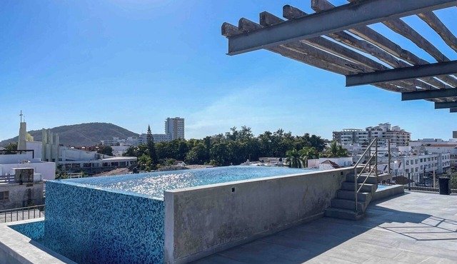 Lovely apartment with pool 4 blocks from the beach
