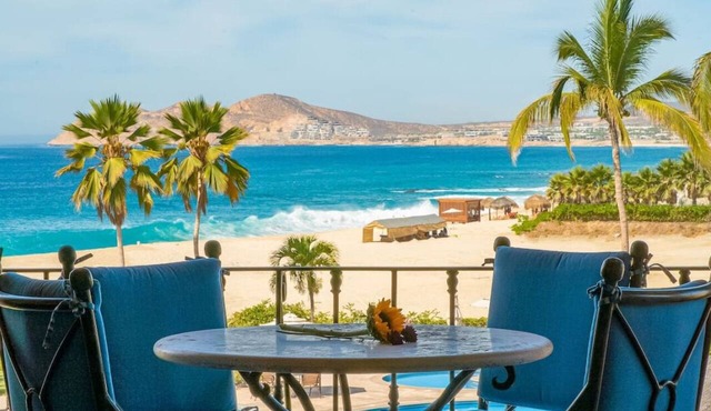 Lovely Beachfront 1BR Condo at Casa Del Mar