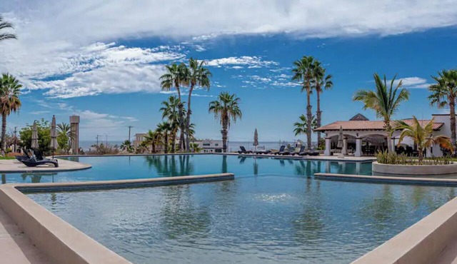 Lux New Condo in Gated Community w/Pool Arch View Close to Downtown Cabo