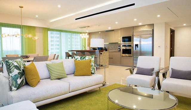 Luxurious 3 Bedroom Oceanfront Suite right on the beach of Cancun!