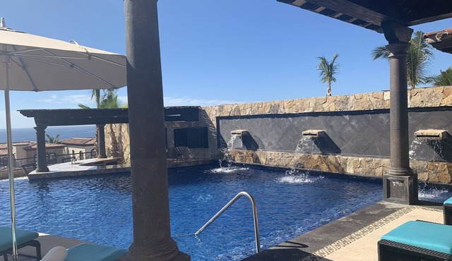 Luxurious 4 Bedroom Oceanfront Villa in Cabo, Mexico