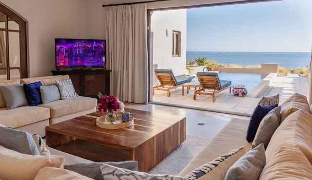 Luxurious Beachfront Villa in Gated Loreto Bay- Pool, Golf Carts, SUPs & More in Loreto