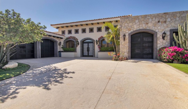 Luxurious Escape in Golf Villa #59 – 5-Bedroom Retreat