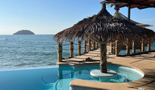 Luxurious oceanfront private resort in Riviera Nayarit