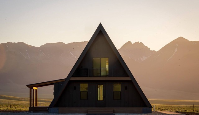 Luxury 3-bdr A-Frame on 35 acres with Mountain Views, Westcliffe, CO in Westcliffe