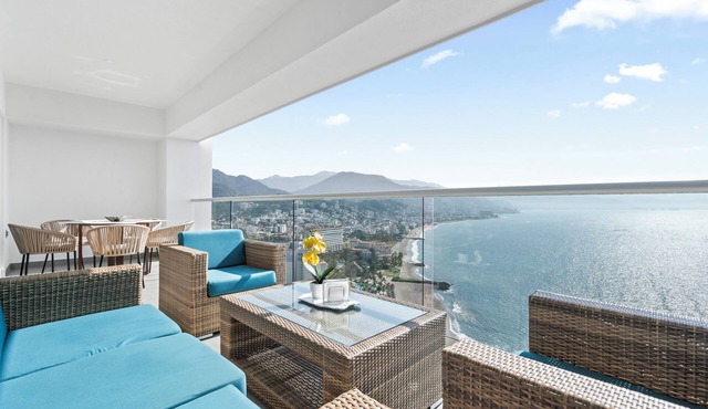LUXURY 3B 4B BEACHFRONT CONDO