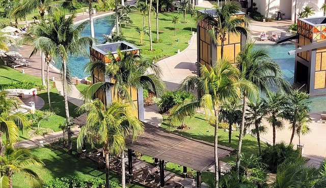 Luxury Beach Resort & Spa- 8 Gourmet Restaurants-Adult and kid's swimming pools