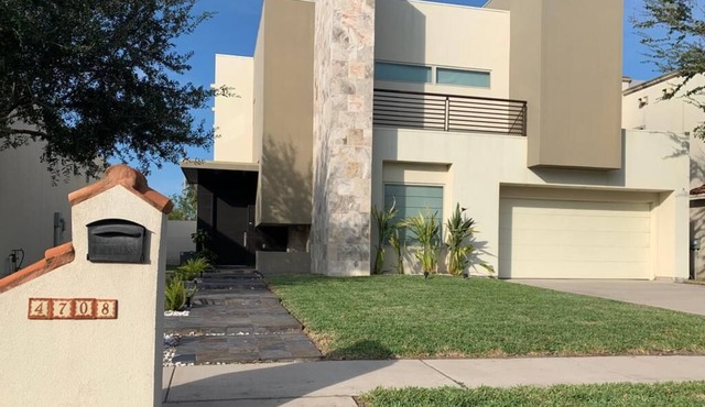 Luxury home in McAllen/Shary Area